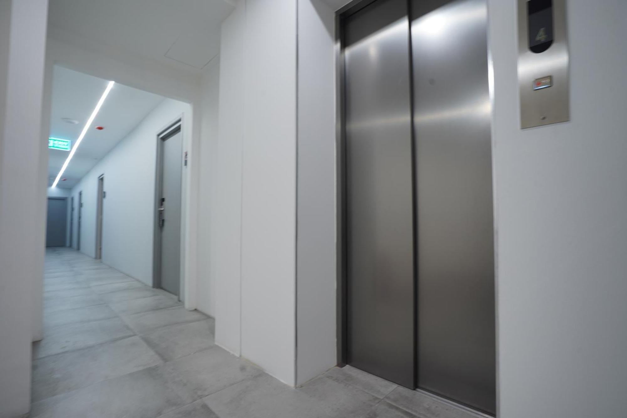 E11 Hotel - Bts Punnawithi Bangkok Exterior foto